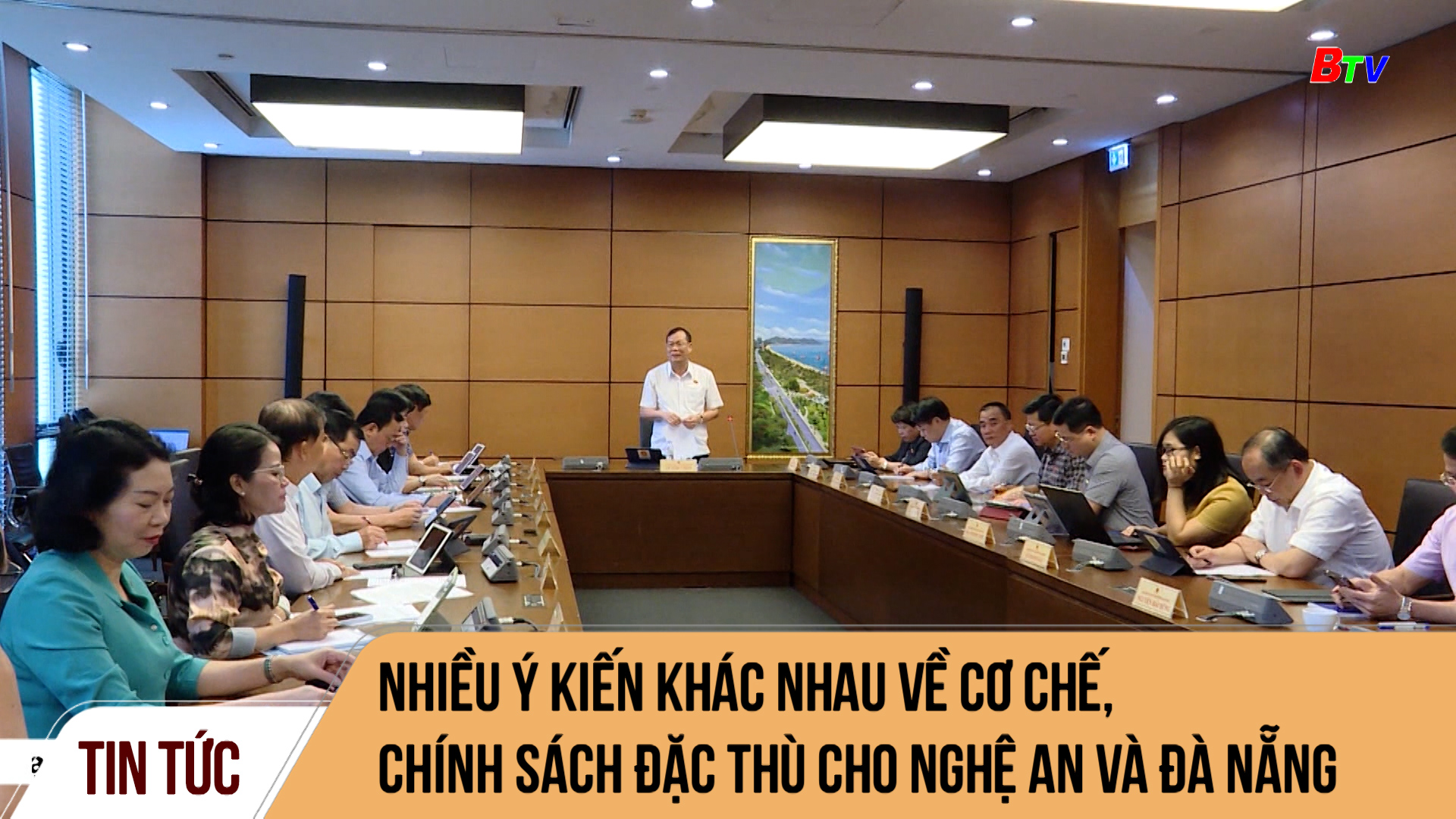 Nhiều ý kiến khác nhau về cơ chế, chính sách đặc thù cho Nghệ An và Đà Nẵng